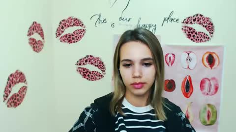 Snapshot of stacy_gr chatting on December 8, 6:17 pm Stacy online show from December 8, 6:17 pm