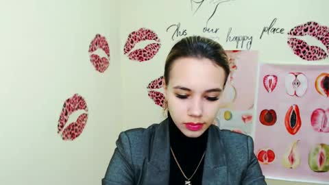 Snapshot of stacy_gr chatting on December 12, 7:30 am Stacy online show from December 12, 7:30 am