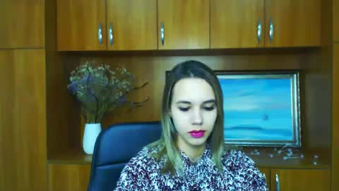 Snapshot of stacy_gr chatting on December 14, 7:40 am Stacy online show from December 14, 7:40 am