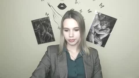 Snapshot of stacy_gr chatting on December 23, 5:11 pm Stacy online show from December 23, 5:11 pm