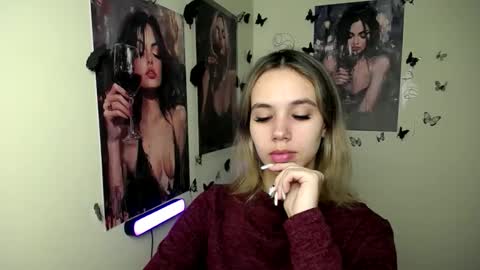 Snapshot of stacy_gr chatting on October 1, 12:11 pm Stacy online show from October 1, 12:11 pm