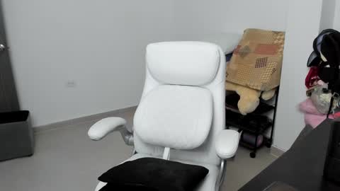 Zulma Yisset online show from January 16, 1:37 am