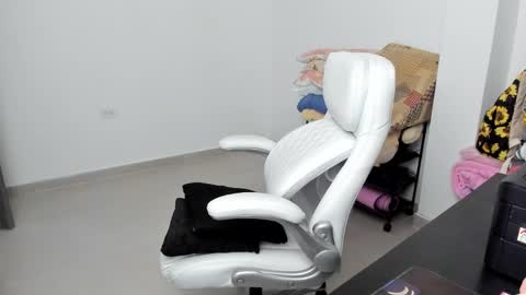 Zulma Yisset online show from February 8, 4:57 am