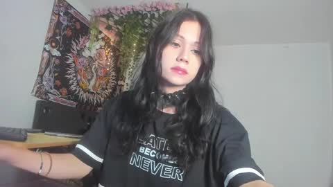 starmoonly online show from February 15, 11:58 pm