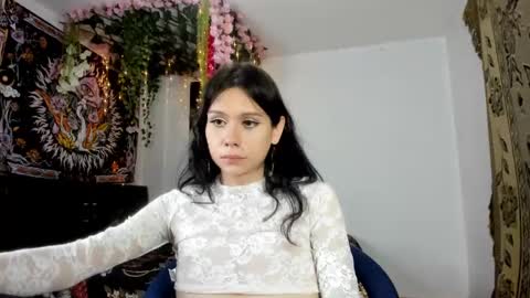 starmoonly online show from March 2, 3:45 am