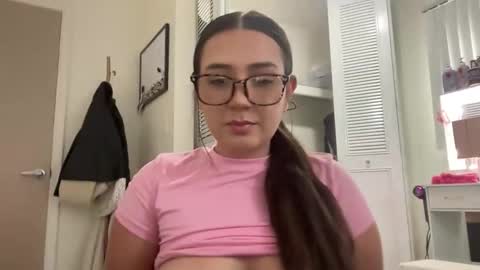 starqueenieee online show from October 24, 6:26 pm