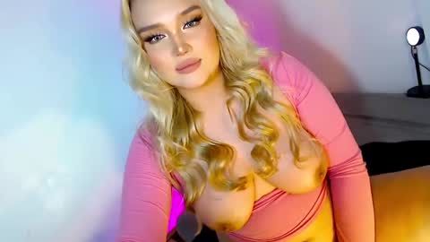 Snapshot of stassy_baby101 chatting on December 7, 10:56 am Stassy online show from December 7, 10:56 am