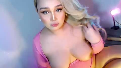 Snapshot of stassy_baby101 chatting on January 10, 10:17 am Stassy online show from January 10, 10:17 am