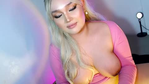 Snapshot of stassy_baby101 chatting on February 10, 10:31 am Stassy online show from February 10, 10:31 am