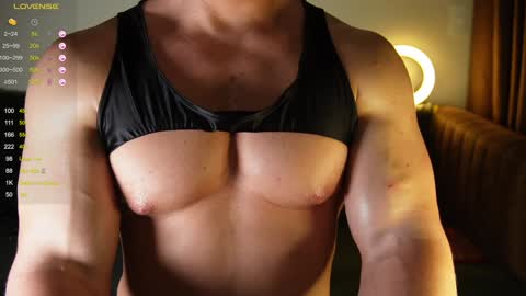 Snapshot of steevemuscle chatting on December 19, 6:01 am Steeve online show from December 19, 6:01 am