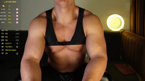 Snapshot of steevemuscle chatting on February 9, 5:40 am Steeve online show from February 9, 5:40 am