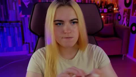 stef_nicks online show from September 11, 9:09 am