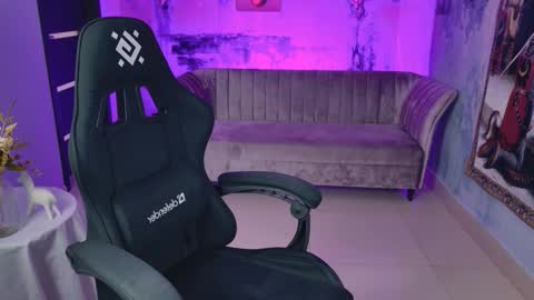 stef_nicks online show from September 21, 5:20 am