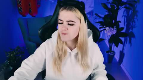 stef_nicks online show from September 26, 5:44 am