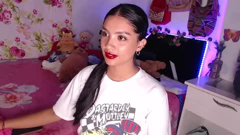 Im MiaIts my first day here  online show from December 12, 1:53 am