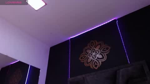 Snapshot of stefany_bro chatting on February 25, 11:30 am Stefany Brown online show from February 25, 11:30 am