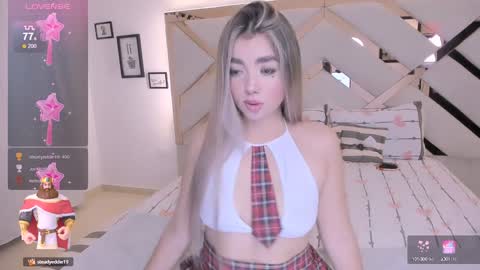 Snapshot of stefanycifuentes chatting on January 27, 8:29 am Stefa online show from January 27, 8:29 am