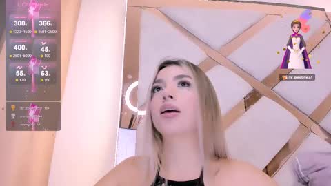 Snapshot of stefanycifuentes chatting on March 8, 9:17 am Stefa online show from March 8, 9:17 am