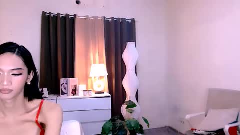 Snapshot of steffani_deluxe chatting on October 28, 7:12 am STEF online show from October 28, 7:12 am