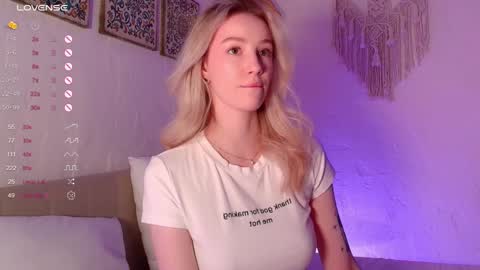 Snapshot of stela_artois chatting on February 8, 9:36 pm My name is Stella Nice to meet you Fav Pattern is 111 boobs are real online show from February 8, 9:36 pm