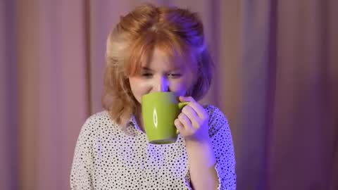 Snapshot of stela_vanila chatting on September 19, 5:09 am Stella online show from September 19, 5:09 am