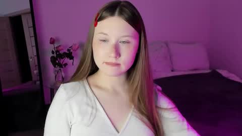 Snapshot of stella_sunny chatting on January 3, 5:50 am stella_sunny online show from January 3, 5:50 am