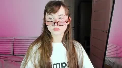 Snapshot of stella_sunny chatting on September 16, 4:35 am stella_sunny online show from September 16, 4:35 am