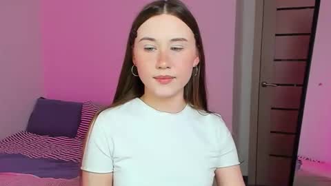 Snapshot of stella_sunny chatting on November 7, 11:32 am stella_sunny online show from November 7, 11:32 am