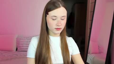 Snapshot of stella_sunny chatting on November 13, 7:13 pm stella_sunny online show from November 13, 7:13 pm