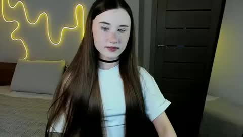 Snapshot of stella_sunny chatting on December 17, 10:38 pm stella_sunny online show from December 17, 10:38 pm