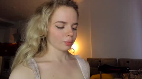 Asella online show from December 29, 12:01 pm