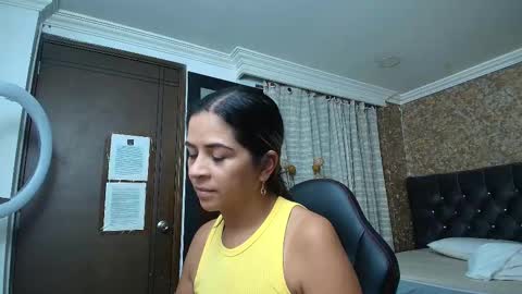 Estella online show from October 18, 9:26 pm