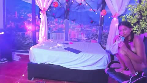 stellaandtyler online show from October 17, 8:44 pm