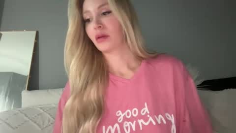 Stella Bella online show from February 19, 8:55 am