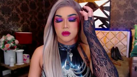 CALL ME STELLA online show from January 10, 9:34 am