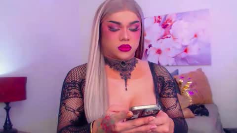 CALL ME STELLA online show from October 26, 9:59 am