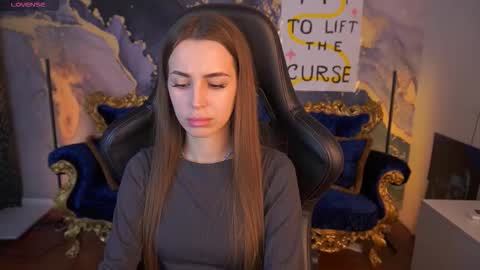 stellahoneywell online show from November 2, 1:35 pm