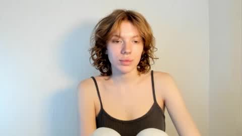 Snapshot of stellaswen chatting on September 9, 11:54 am S T E L L A online show from September 9, 11:54 am