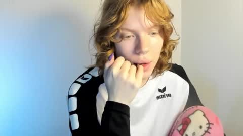 Snapshot of stellaswen chatting on October 14, 8:15 am S T E L L A online show from October 14, 8:15 am