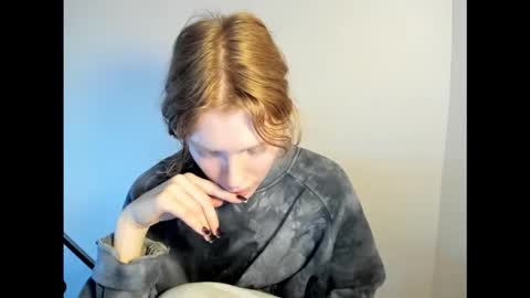 Snapshot of stellaswen chatting on November 21, 9:08 am S T E L L A online show from November 21, 9:08 am