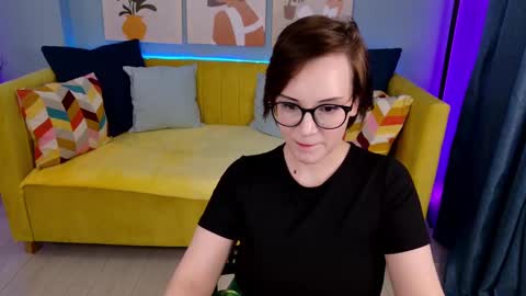 Snapshot of stellawills chatting on January 13, 2:21 pm Stella online show from January 13, 2:21 pm