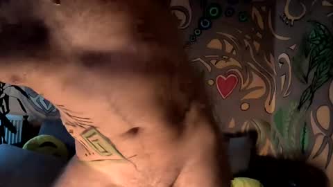 Snapshot of stenlyvrbich chatting on January 11, 7:06 am lee online show from January 11, 7:06 am