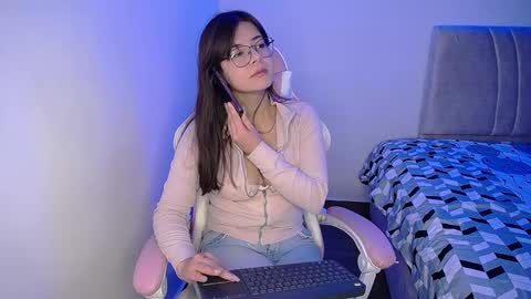 Emma online show from February 18, 2:05 am