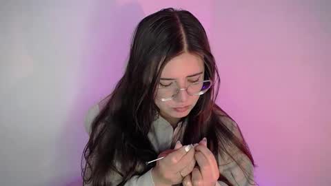 Emma online show from September 19, 1:18 am