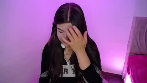 Emma online show from November 13, 7:35 pm