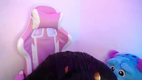 Emma online show from December 5, 4:54 am