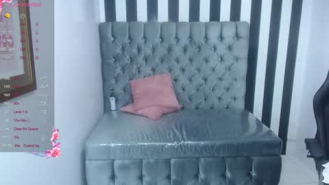 Snapshot of stephania_t chatting on January 11, 6:56 am Stephania online show from January 11, 6:56 am