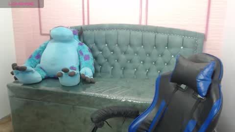 Snapshot of stephania_t chatting on February 13, 10:23 am Stephania online show from February 13, 10:23 am