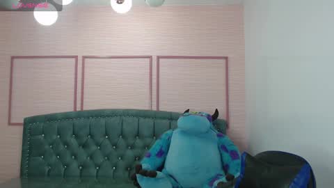 Snapshot of stephania_t chatting on February 22, 10:18 am Stephania online show from February 22, 10:18 am