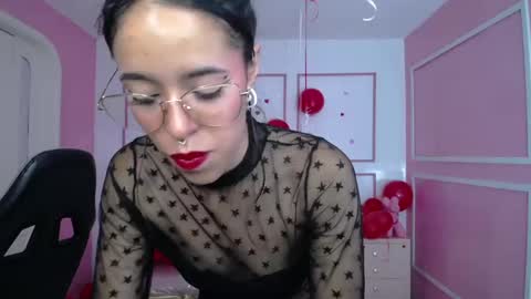 Snapshot of stephania_t chatting on March 1, 1:40 pm Stephania online show from March 1, 1:40 pm